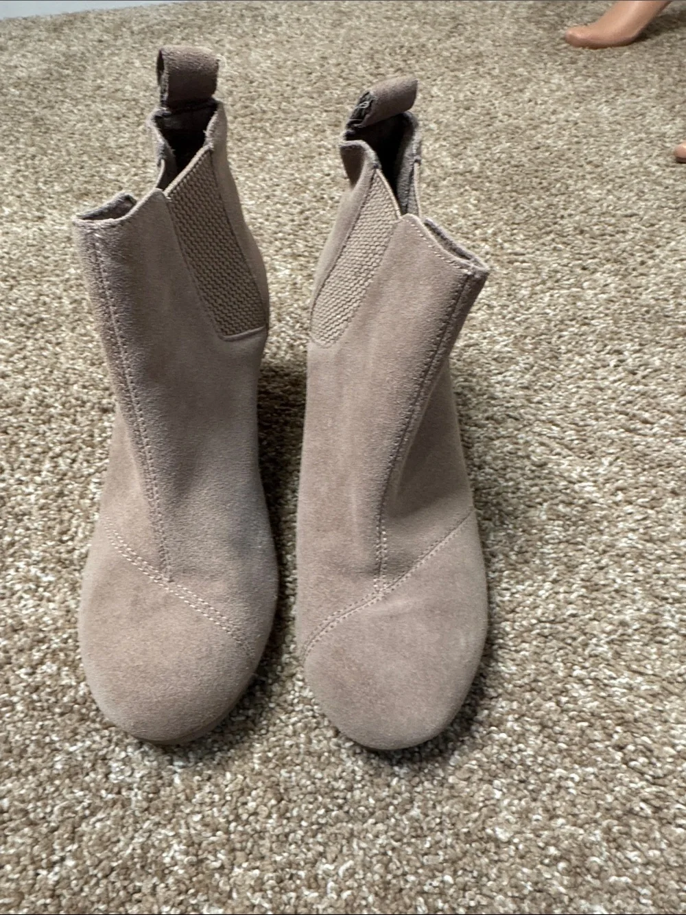 TOMS Bailey Warm Taupe Suede Wedge Ankle Booties SZ 6M slip on round toe pull on